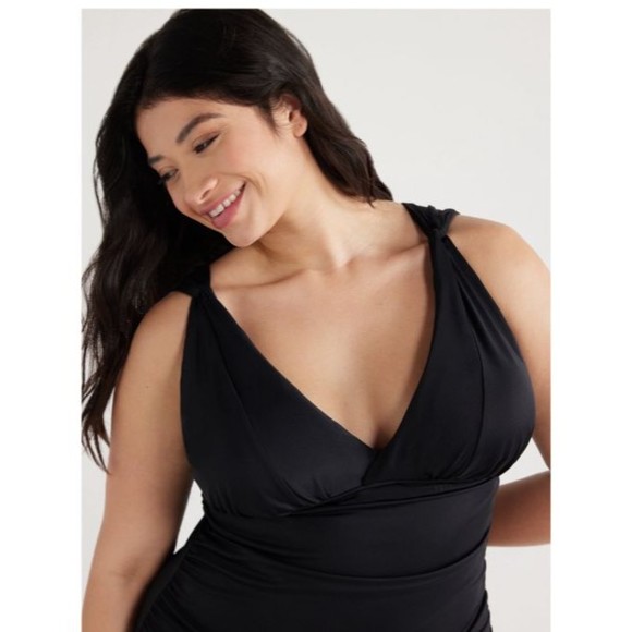 NWT Swimsuit Women’s Plus Plunge V-Neck One-Piece Swimsuit from Time and Tru - Picture 2 of 7